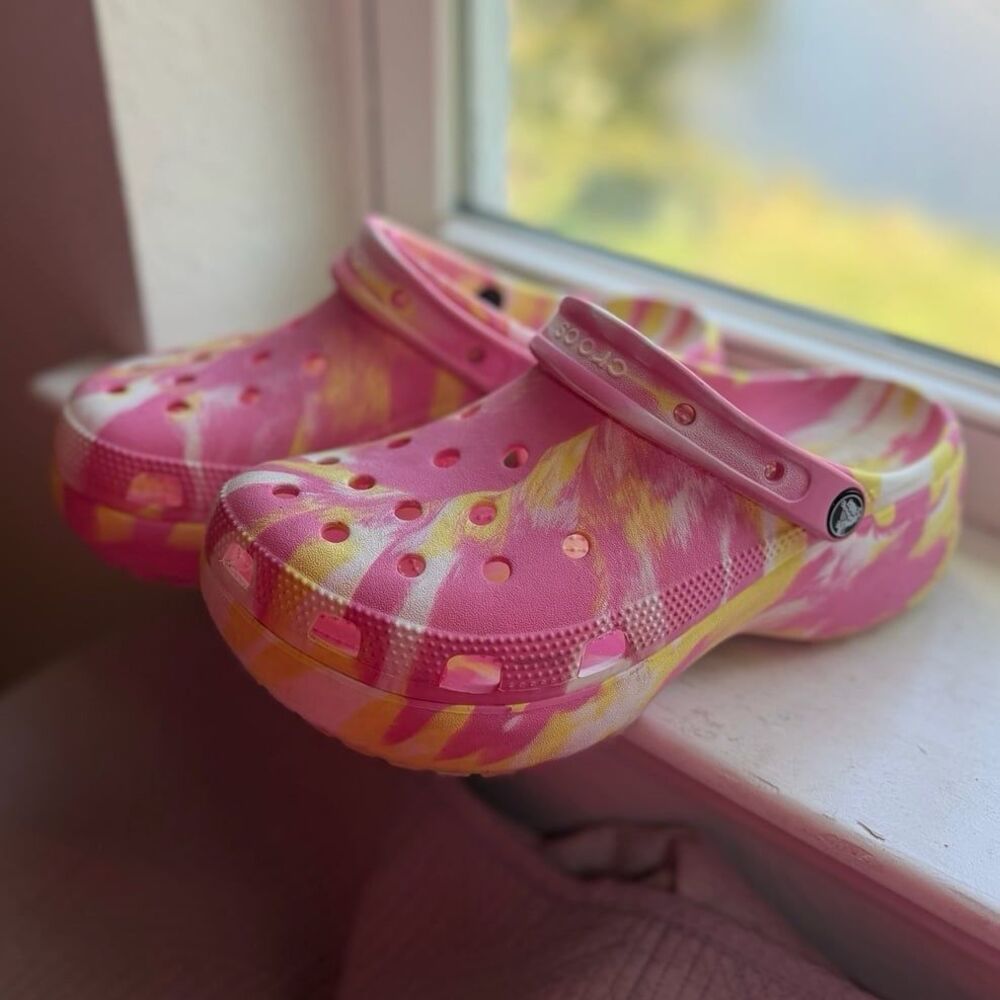 Crocs Classic Platform Clogs in Marbled Pink Lemonade Women’s Size 9